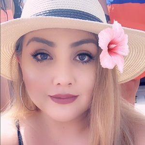 Meet your Posher, Sandy